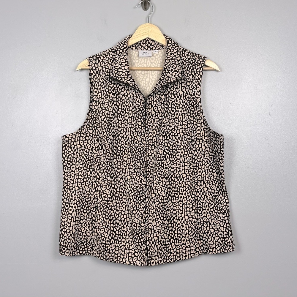 Hot Cotton black & tan animal print zip front lightweight vest, size medium.